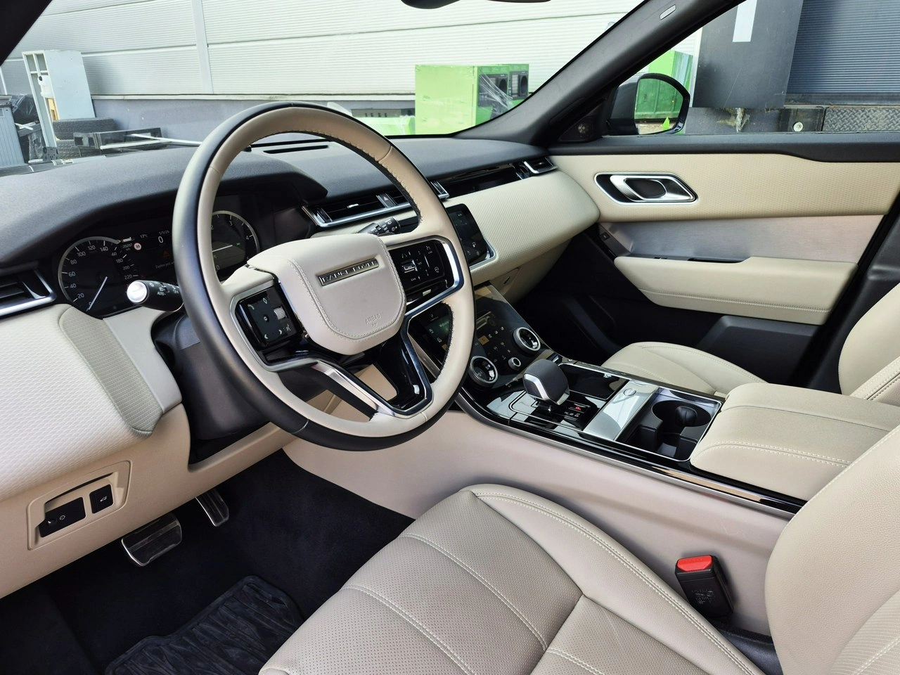 Land Rover Range Rover Velar - Zdjęcie 18