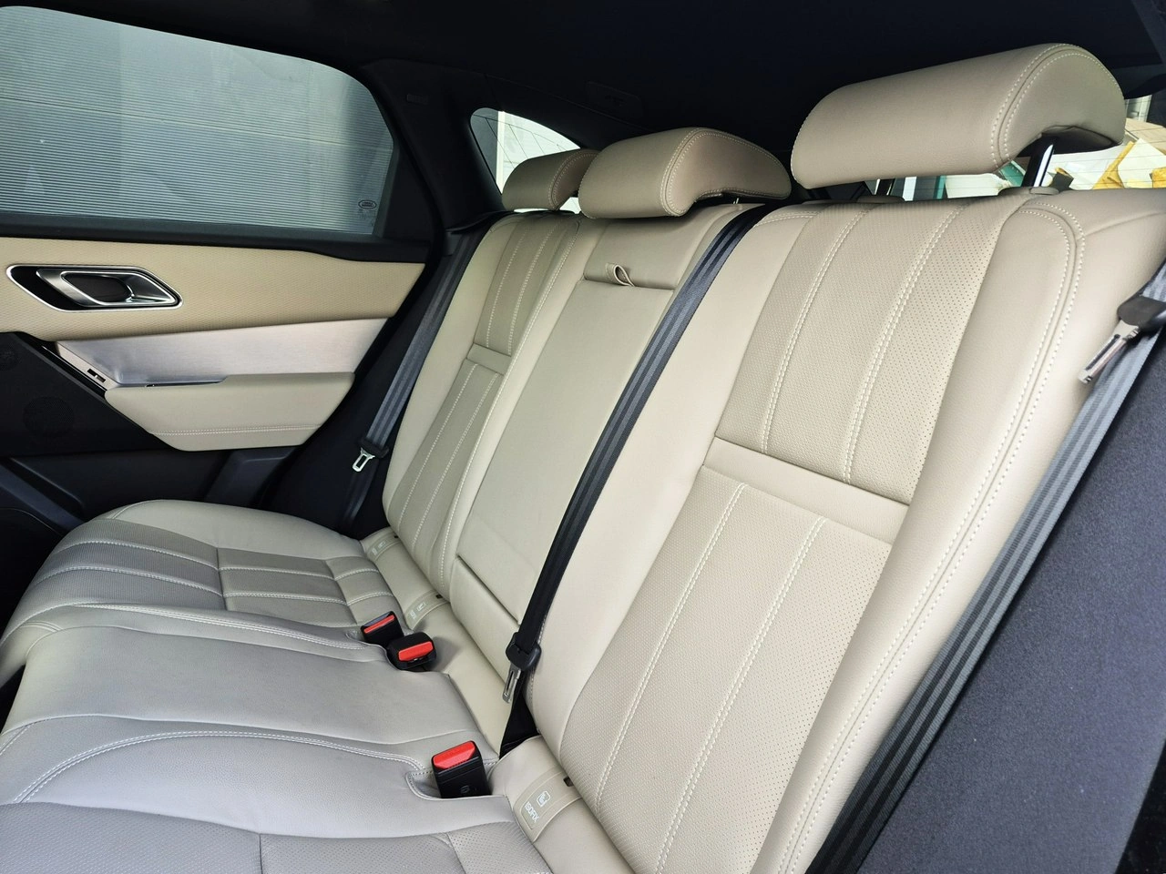 Land Rover Range Rover Velar - Zdjęcie 23