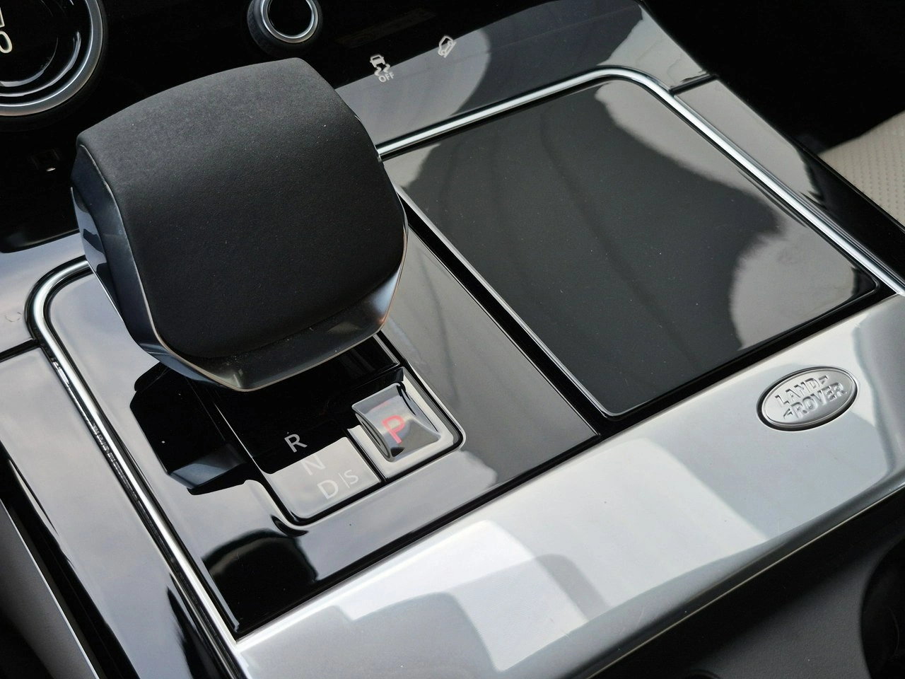 Land Rover Range Rover Velar - Zdjęcie 37
