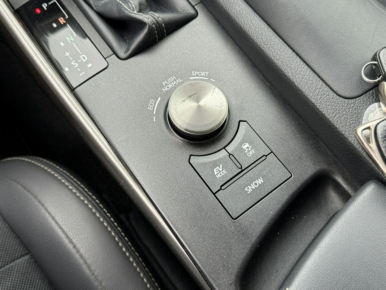 Lexus IS - Zdjęcie 30