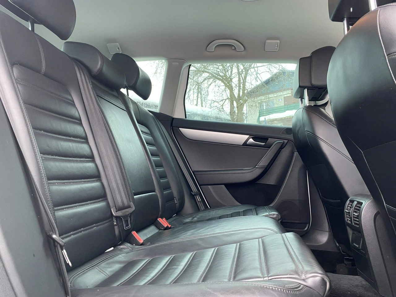 Volkswagen Passat Alltrack - Zdjęcie 25