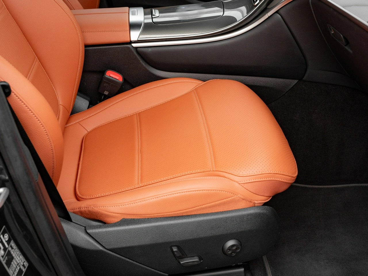 Mercedes GLC 300 - Zdjęcie 24