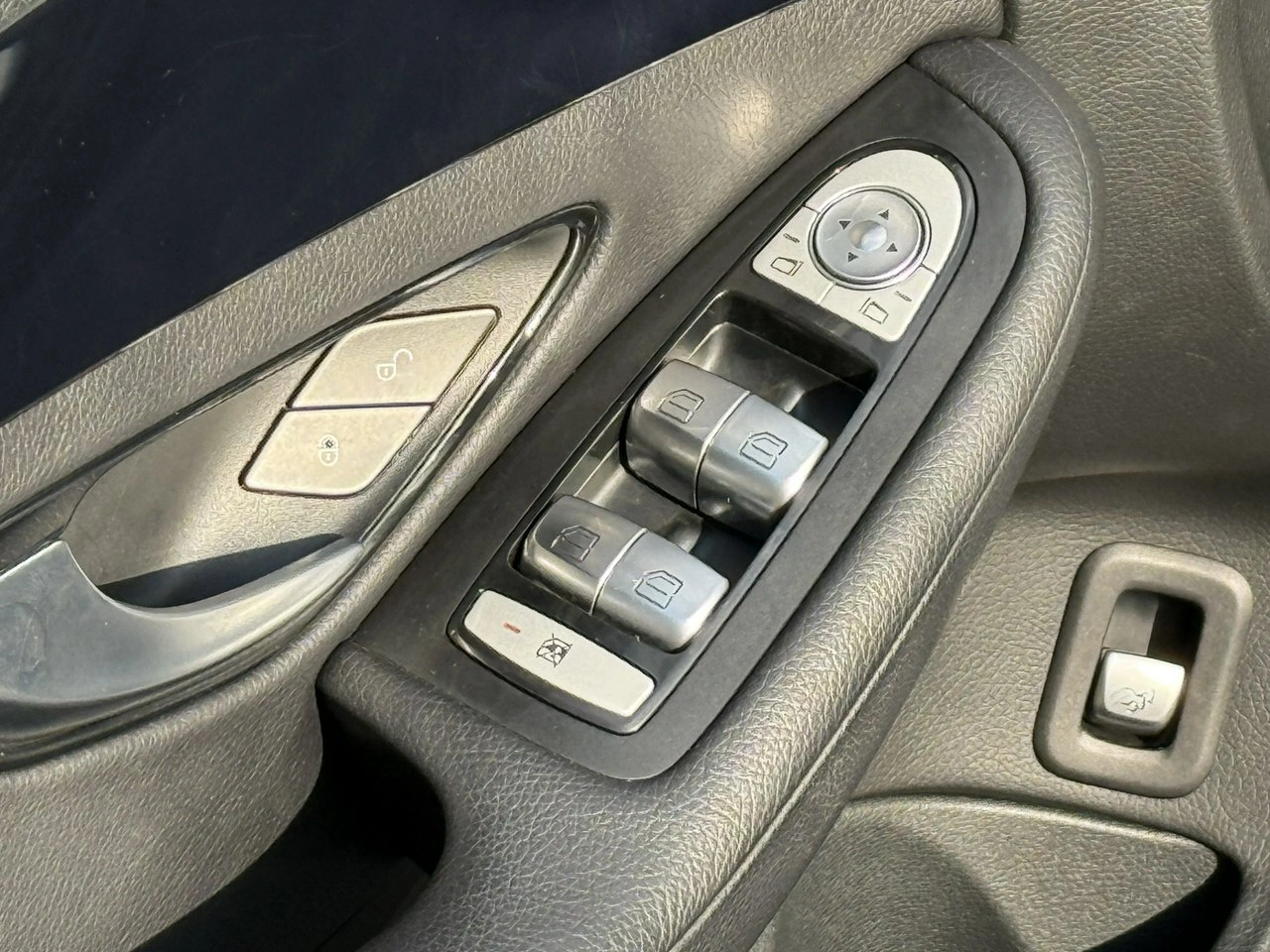 Mercedes C 200 - Zdjęcie 7