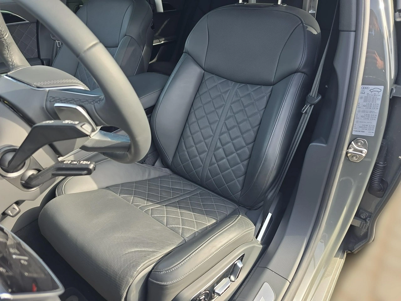 Audi A8 - Zdjęcie 15