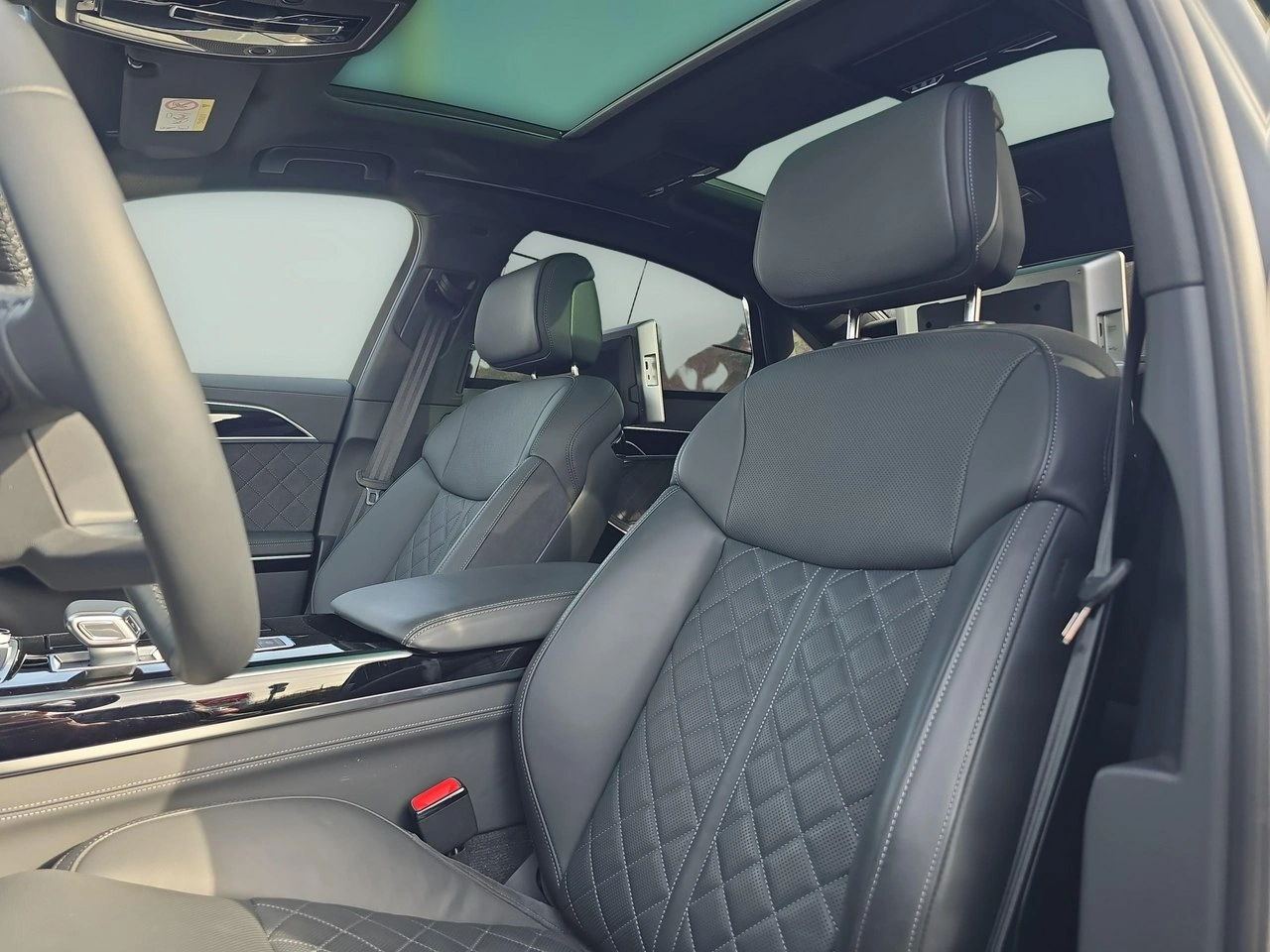 Audi A8 - Zdjęcie 17