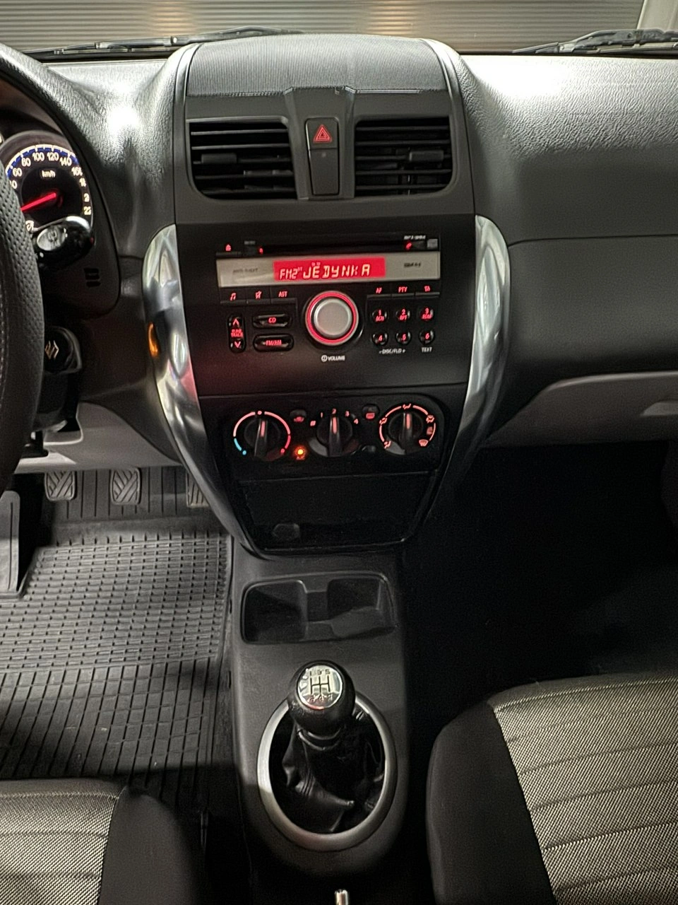 Suzuki SX4 - Zdjęcie 29