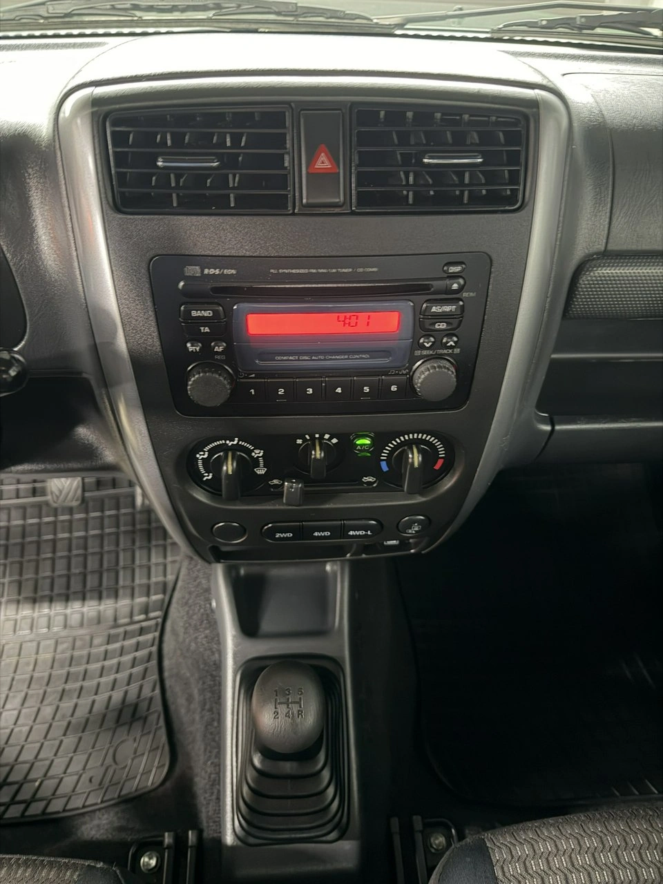 Suzuki Jimny - Zdjęcie 23