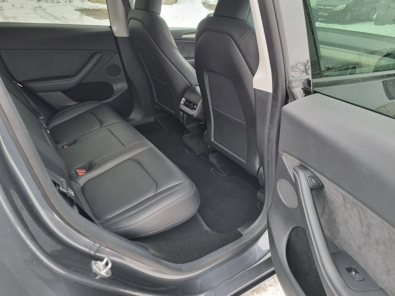 Tesla Y - Zdjęcie 20