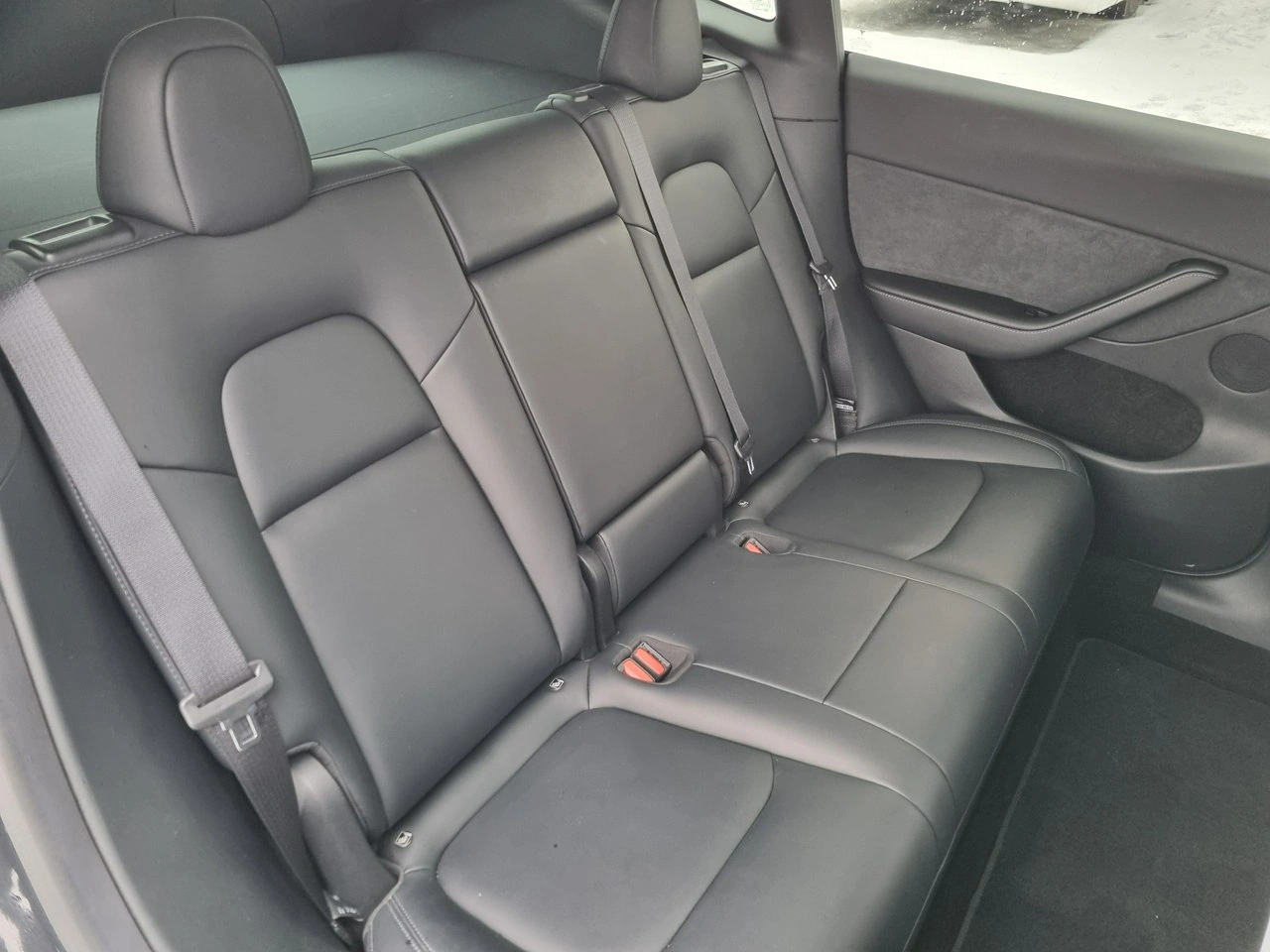 Tesla Y - Zdjęcie 21