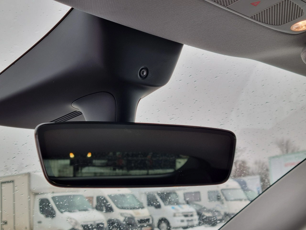 Tesla Y - Zdjęcie 24