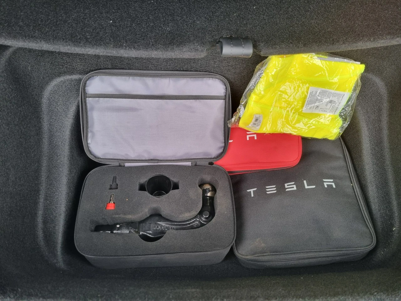 Tesla Y - Zdjęcie 28