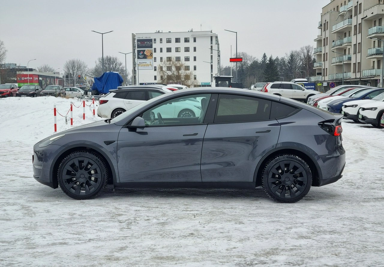 Tesla Y - Zdjęcie 1