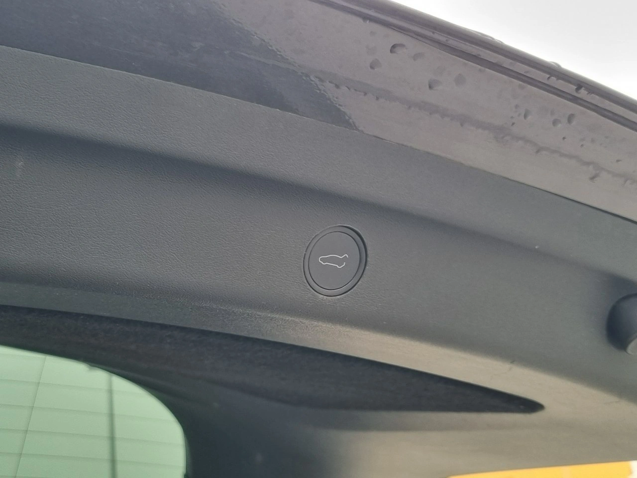 Tesla Y - Zdjęcie 30
