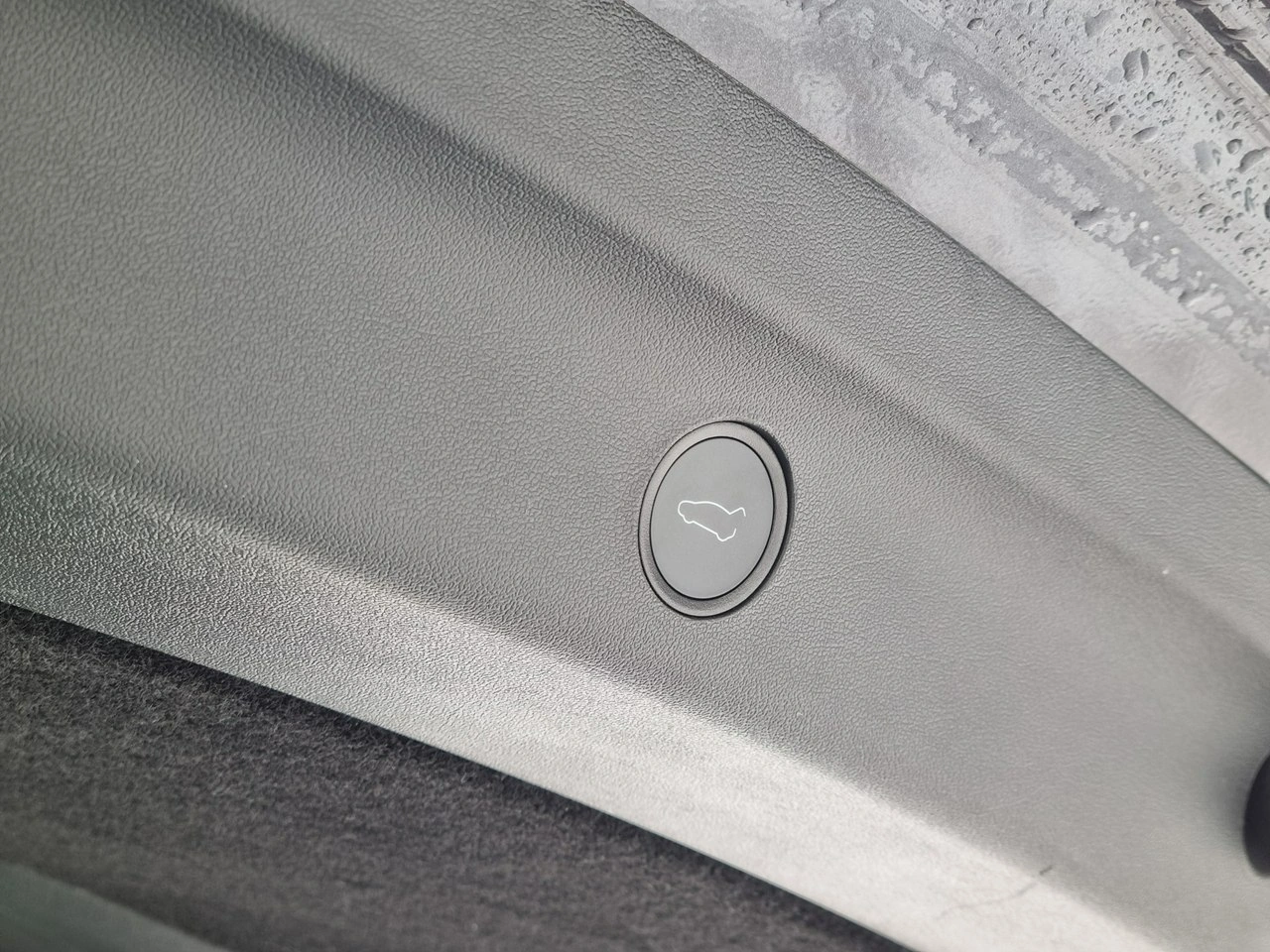 Tesla Y - Zdjęcie 30