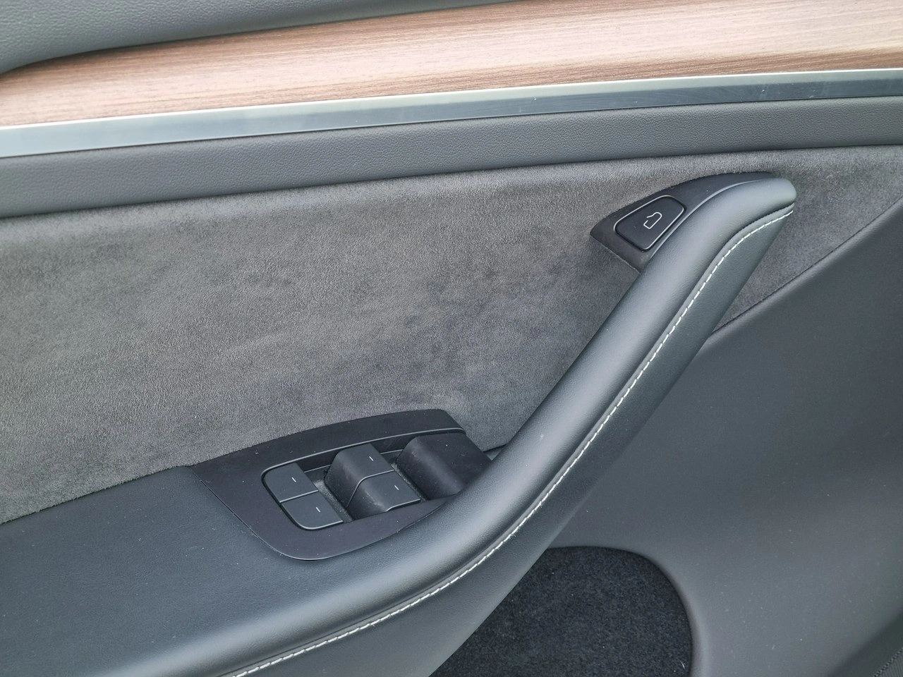 Tesla Y - Zdjęcie 15