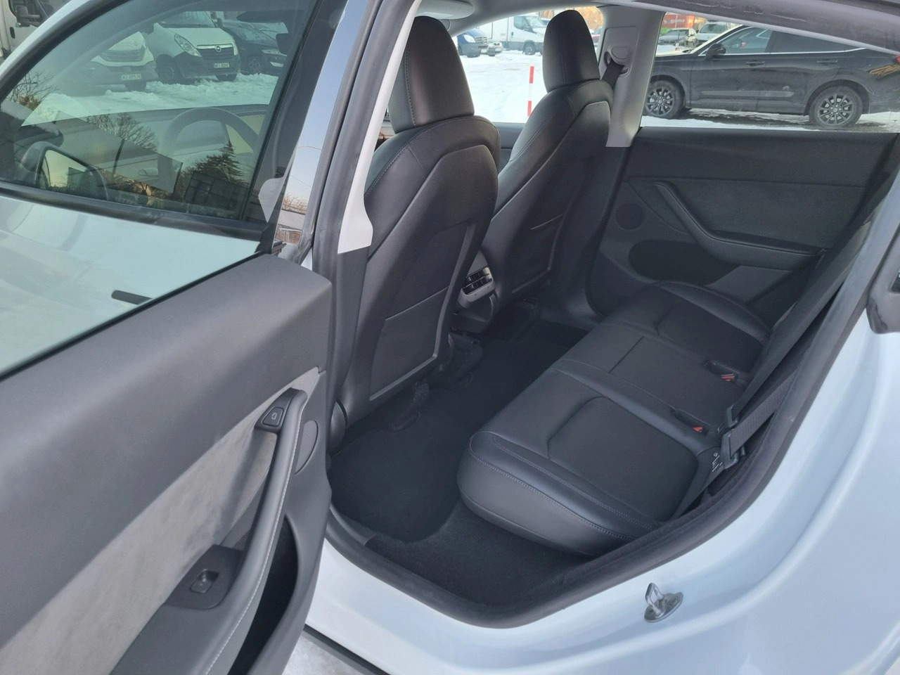 Tesla Y - Zdjęcie 20