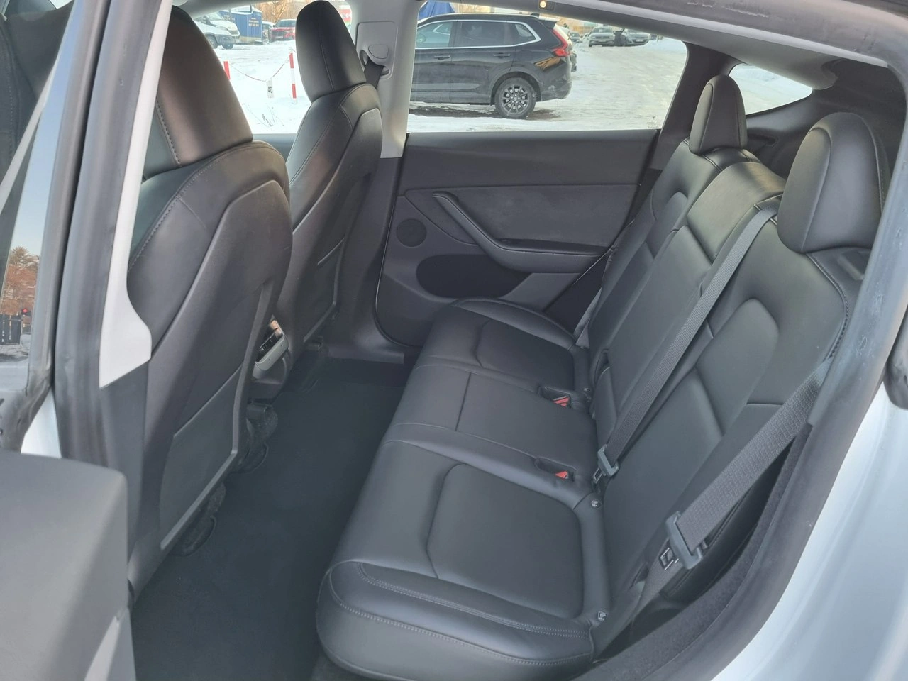 Tesla Y - Zdjęcie 21