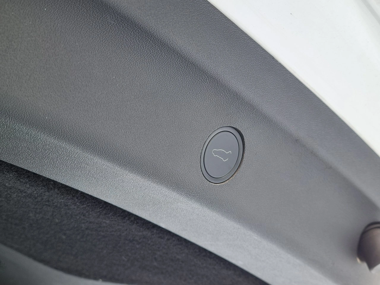 Tesla Y - Zdjęcie 27