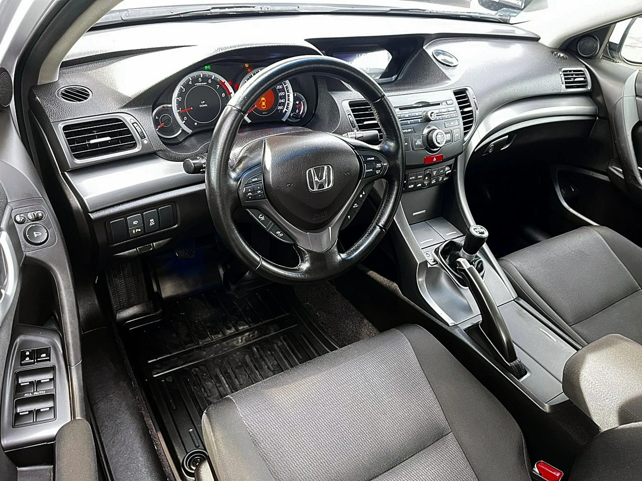 Honda Accord - Zdjęcie 15