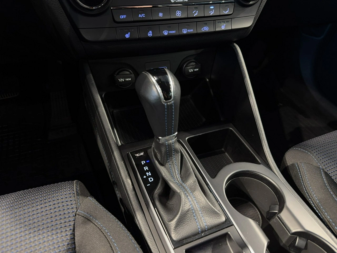 Hyundai Tucson - Zdjęcie 24