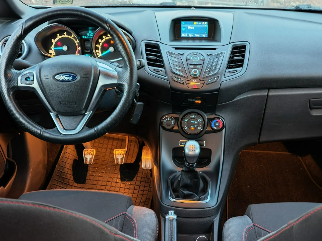 Ford Fiesta - Zdjęcie 17