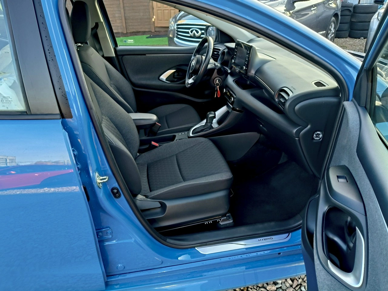 Toyota Yaris - Zdjęcie 11