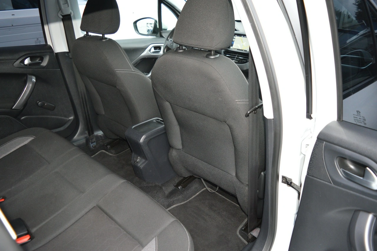 Peugeot 2008 - Zdjęcie 32