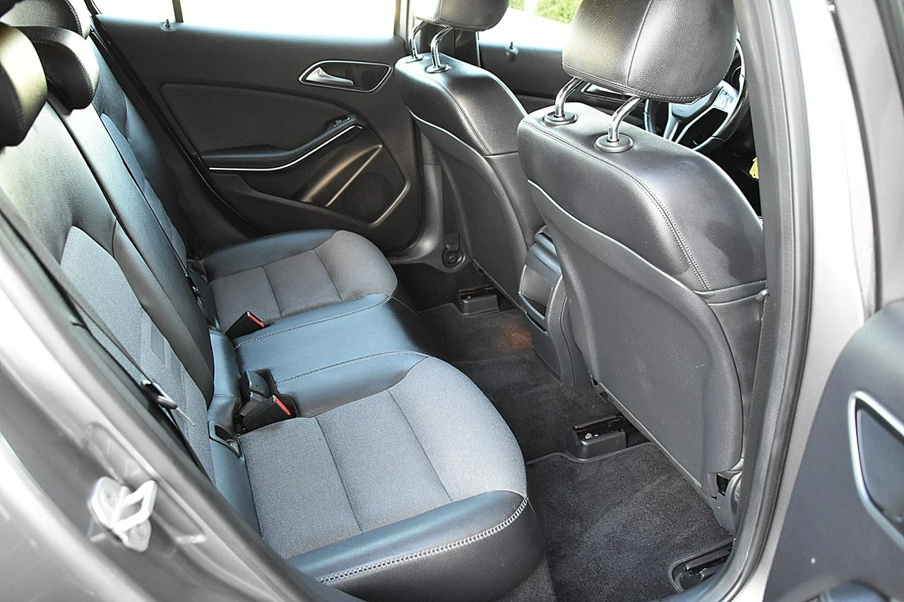Mercedes GLA 180 - Zdjęcie 10