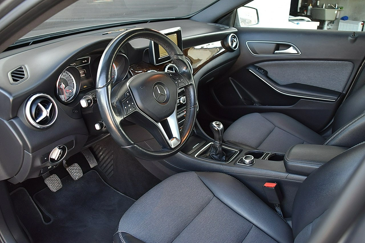 Mercedes GLA 180 - Zdjęcie 12