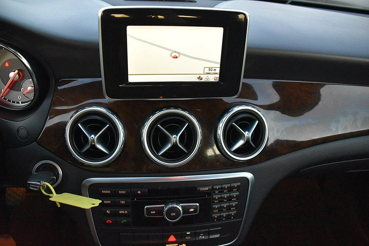 Mercedes GLA 180 - Zdjęcie 6