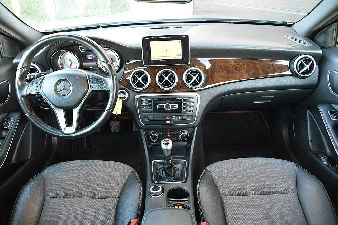 Mercedes GLA 180 - Zdjęcie 8