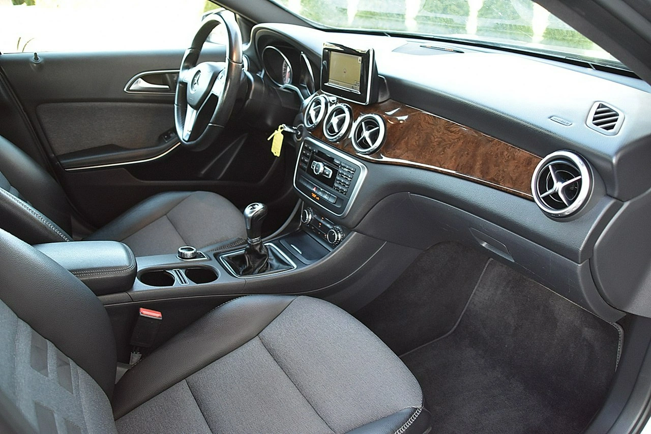 Mercedes GLA 180 - Zdjęcie 9
