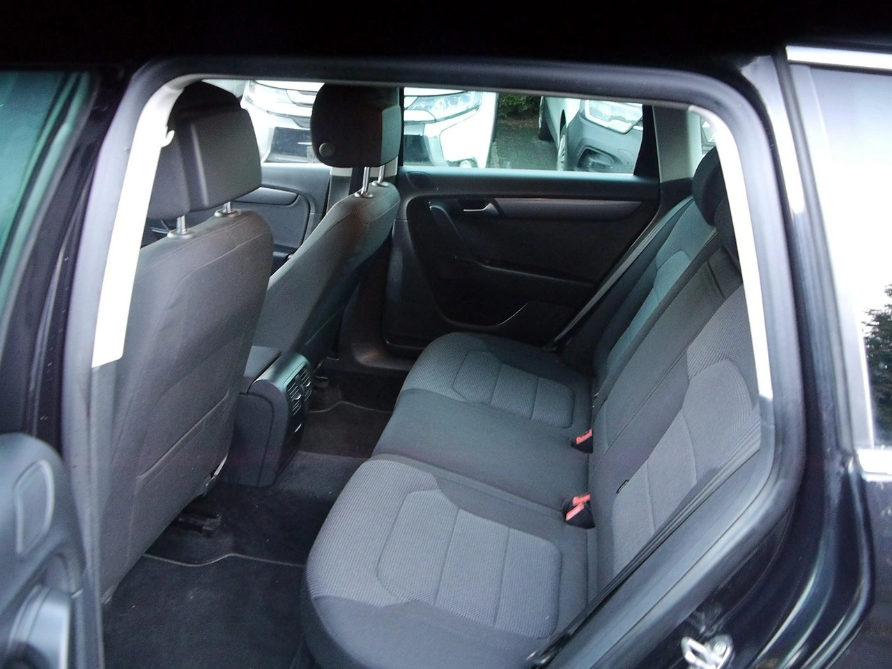 Volkswagen Passat - Zdjęcie 29