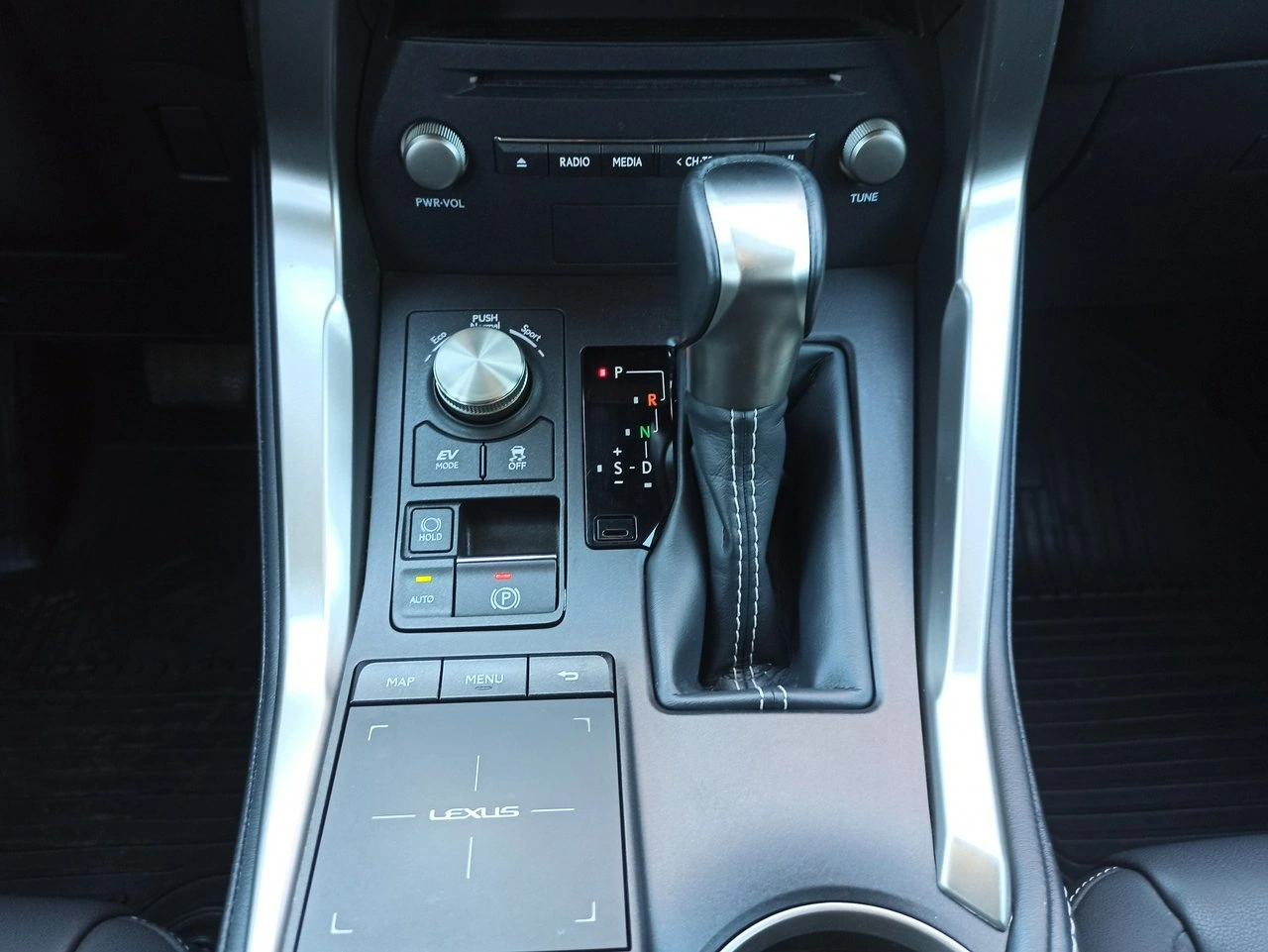 Lexus NX - Zdjęcie 17