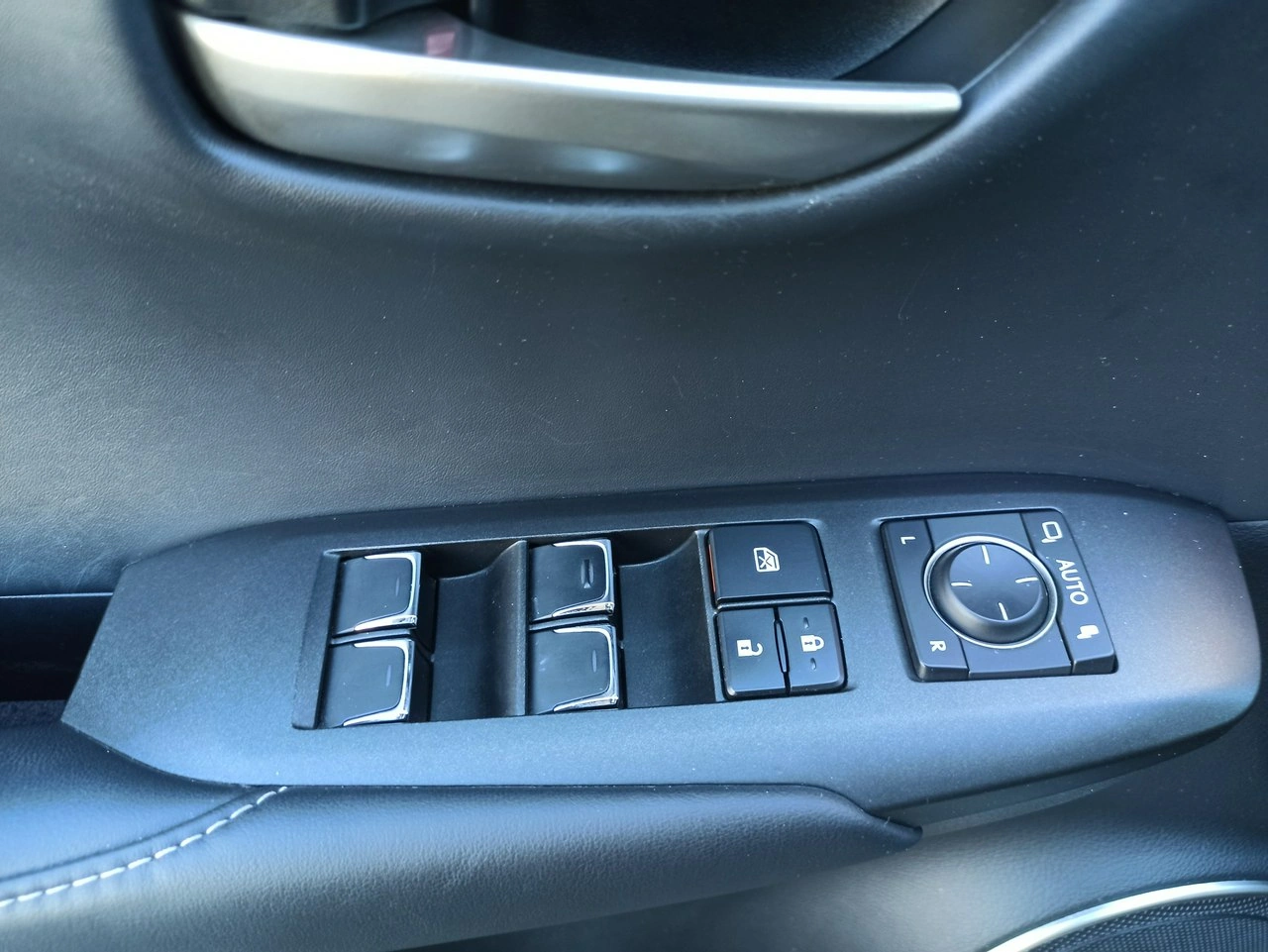 Lexus NX - Zdjęcie 18