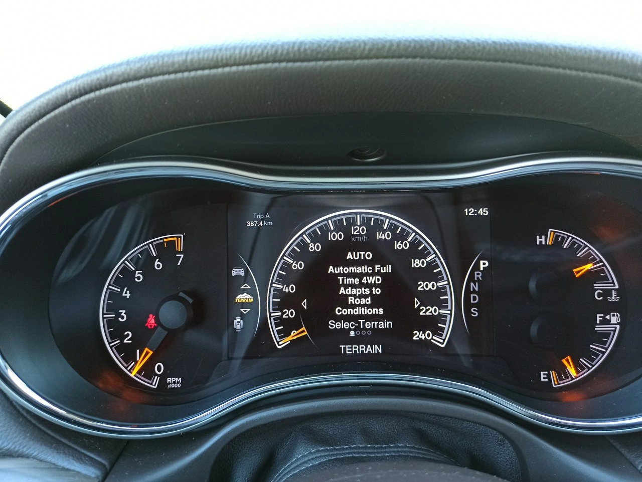 Jeep Grand Cherokee - Zdjęcie 22