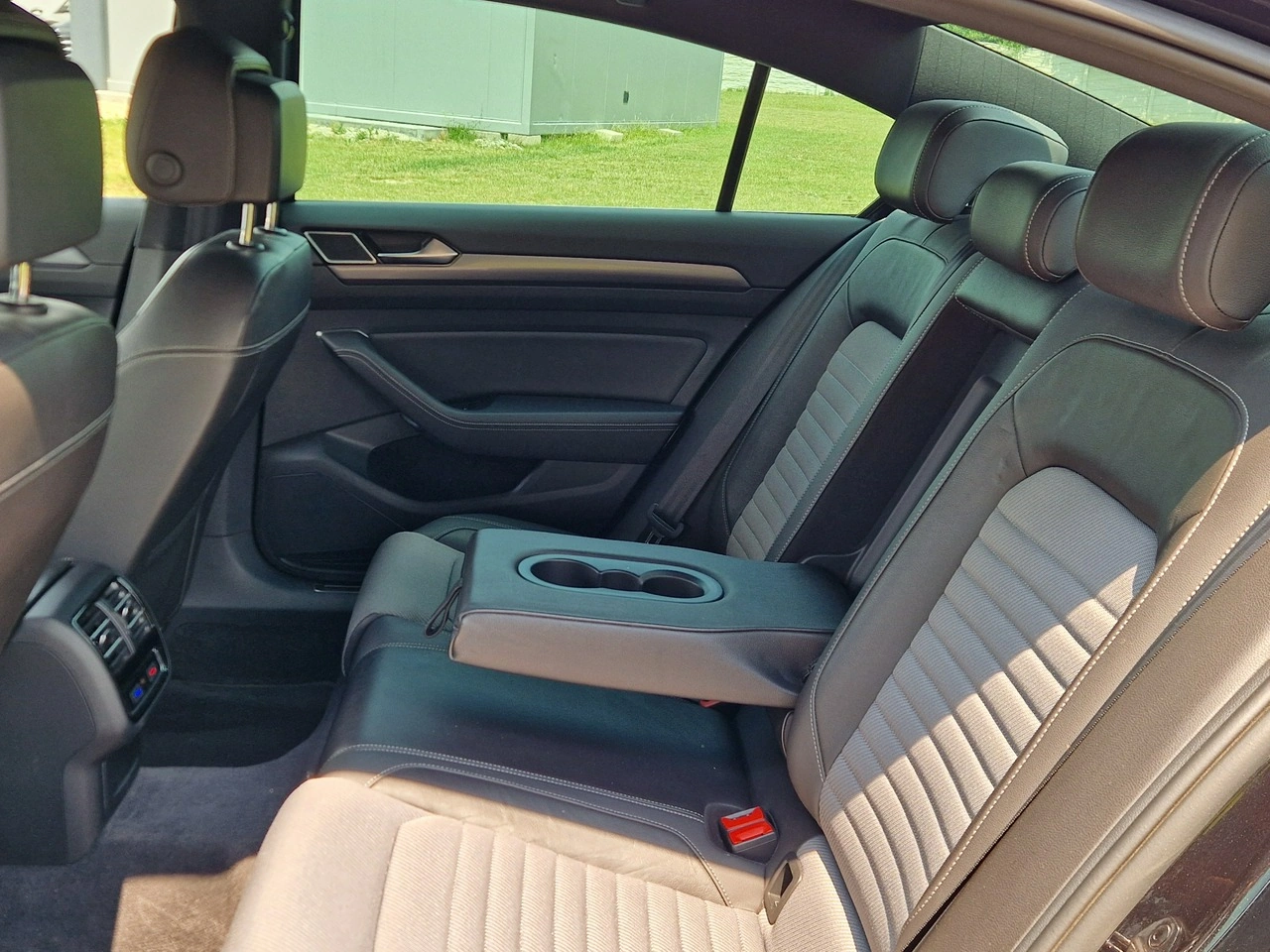 Volkswagen Passat - Zdjęcie 19