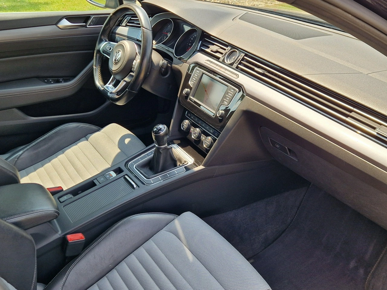 Volkswagen Passat - Zdjęcie 21