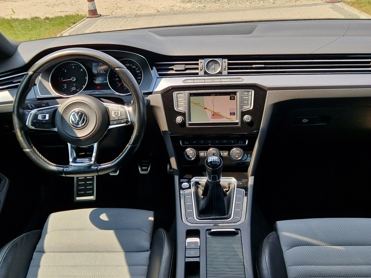 Volkswagen Passat - Zdjęcie 26