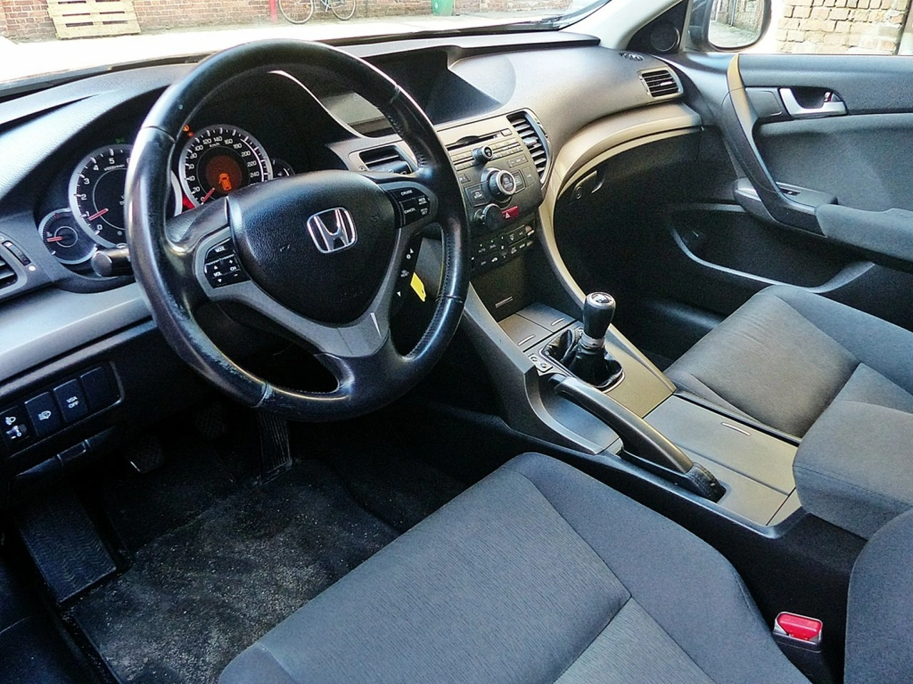 Honda Accord - Zdjęcie 17