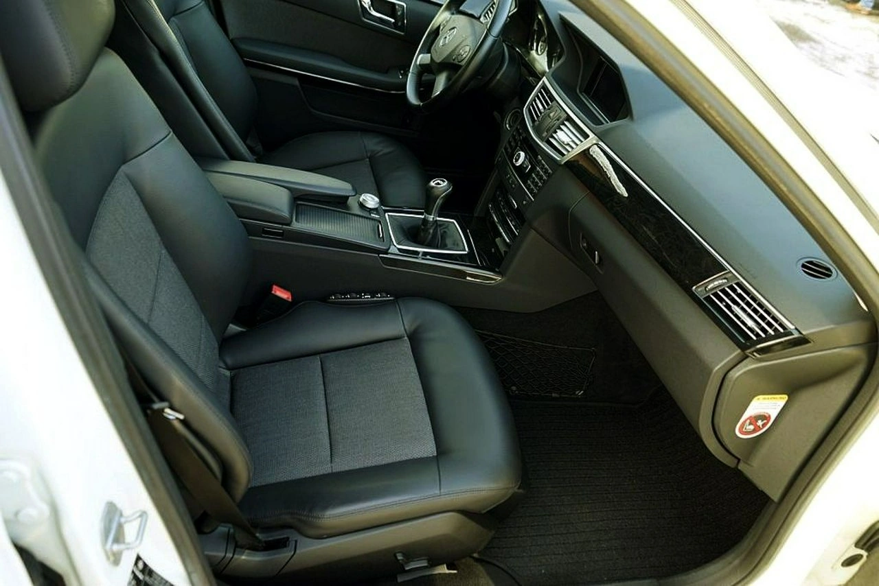 Mercedes E 220 - Zdjęcie 18