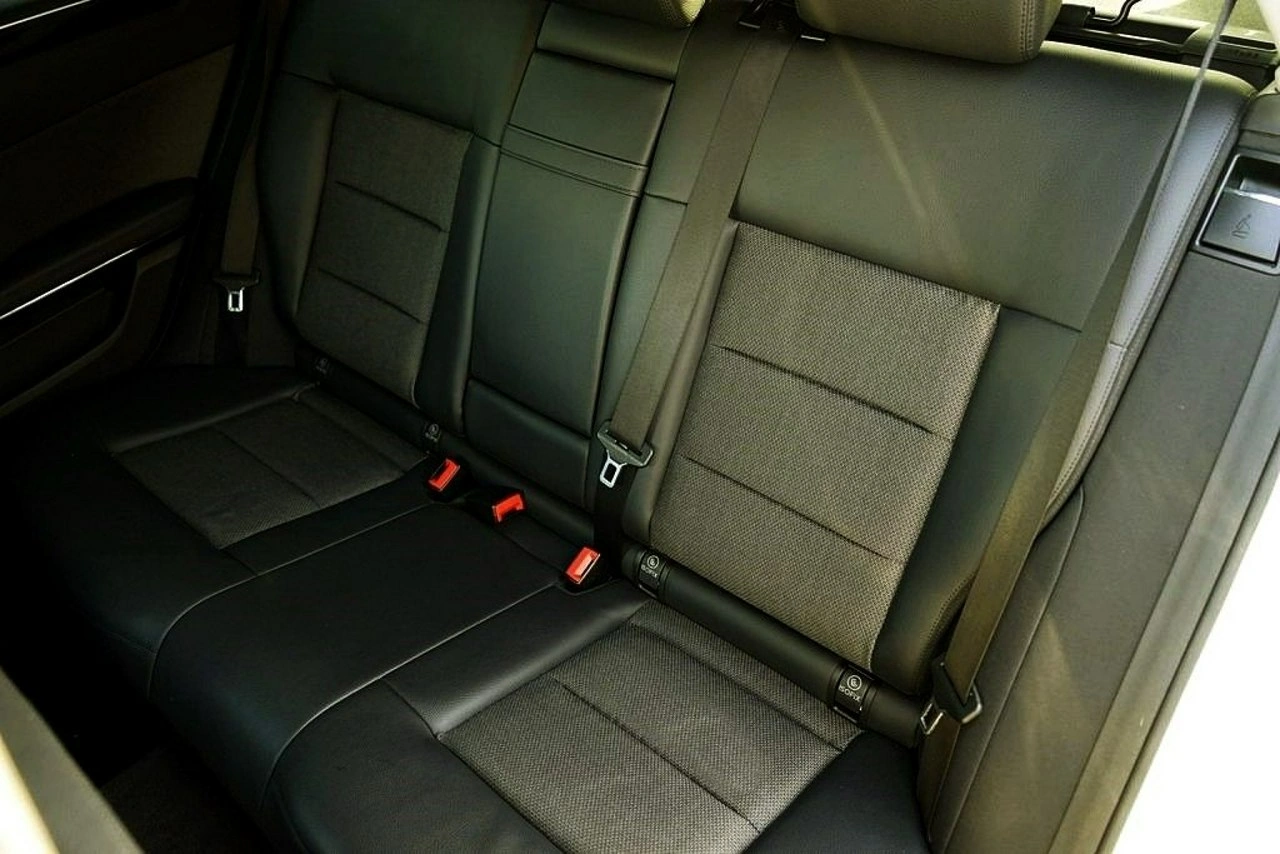 Mercedes E 220 - Zdjęcie 25