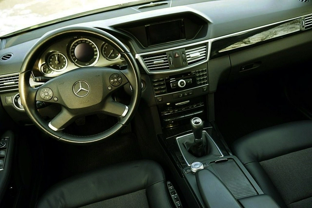 Mercedes E 220 - Zdjęcie 29