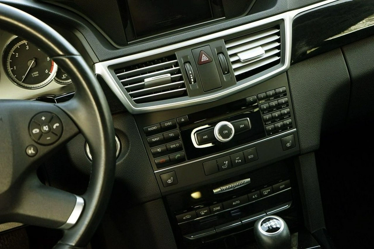 Mercedes E 220 - Zdjęcie 30