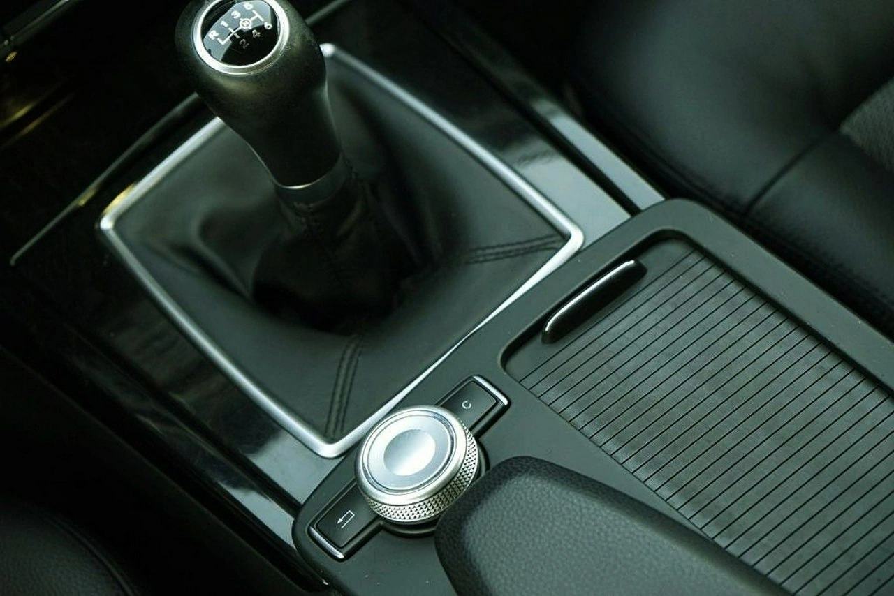 Mercedes E 220 - Zdjęcie 32