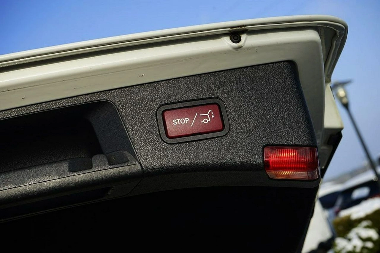 Mercedes E 220 - Zdjęcie 35