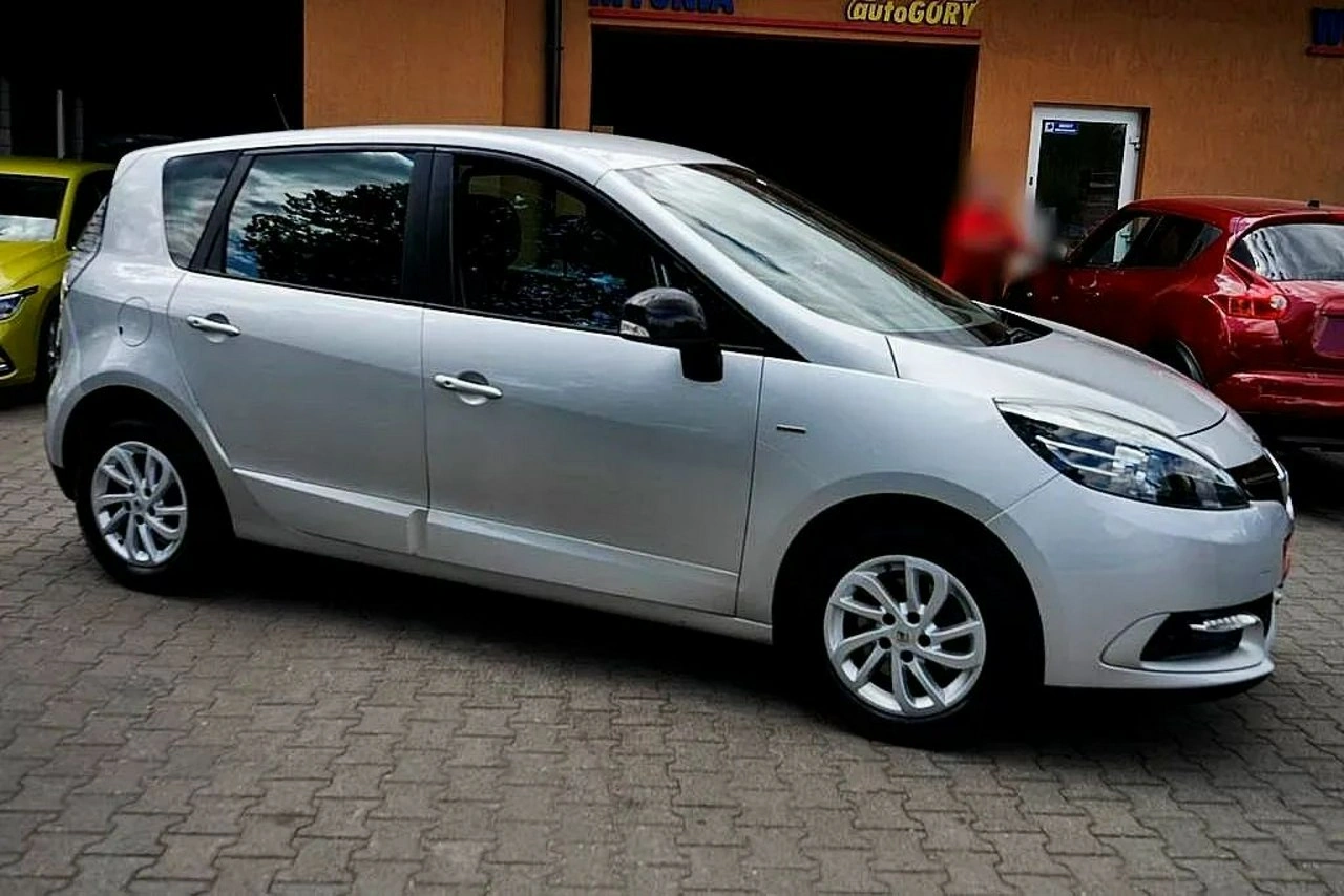 Renault Scenic - Zdjęcie 13