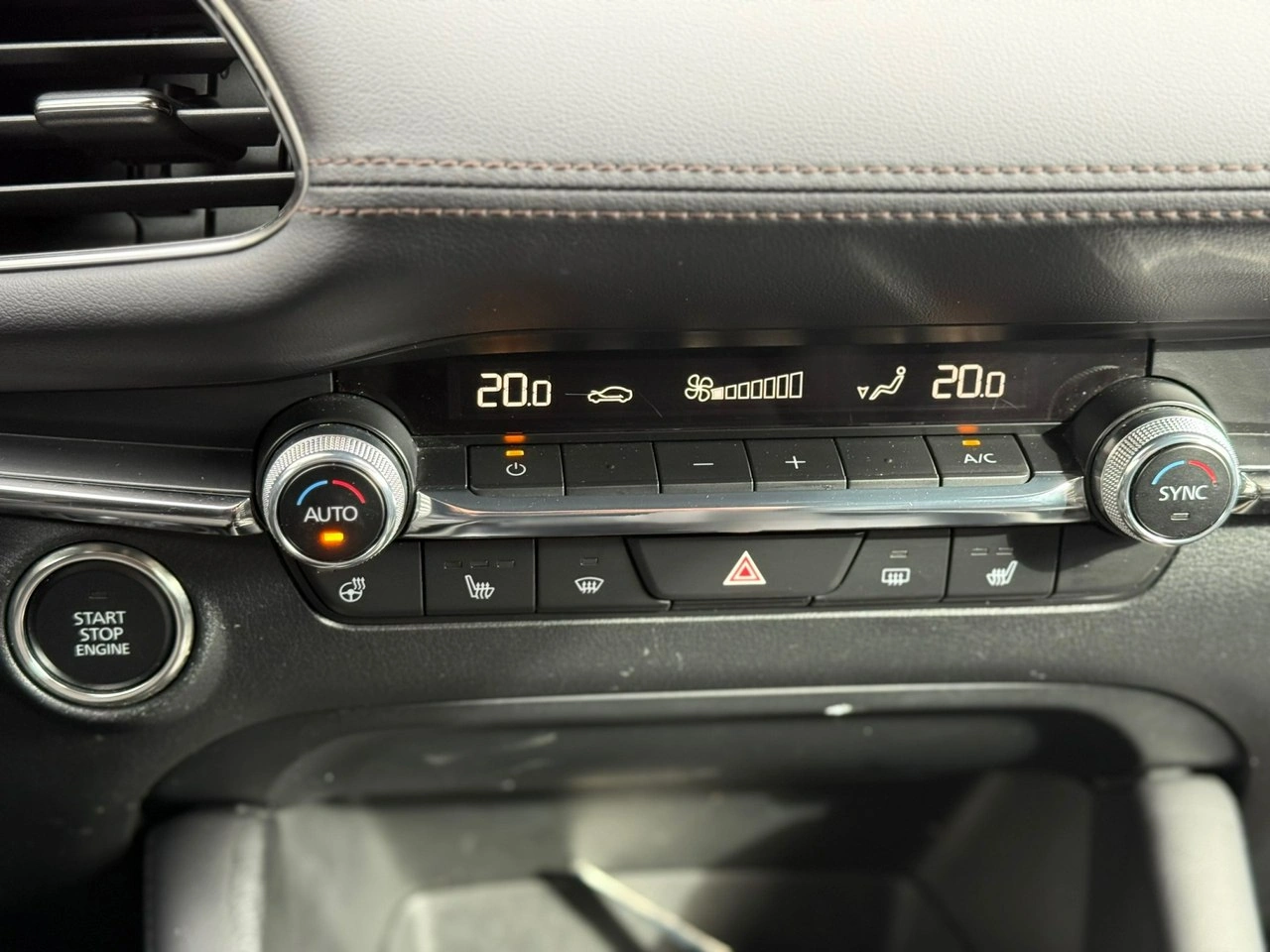 Mazda 3 - Zdjęcie 24