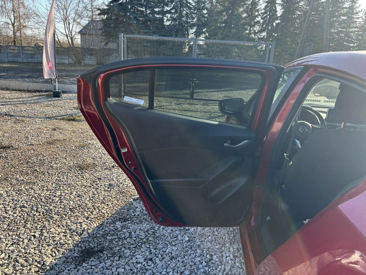 Mazda 3 - Zdjęcie 25